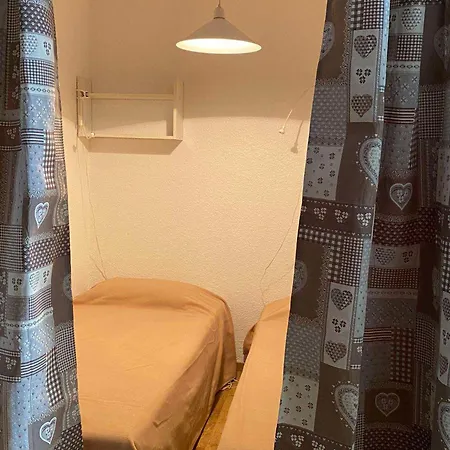 Pour 4 Personnes, Au Centre De Valloire, A 100m Des Remontees Mecaniques - Fr-1-263-486 Apartment